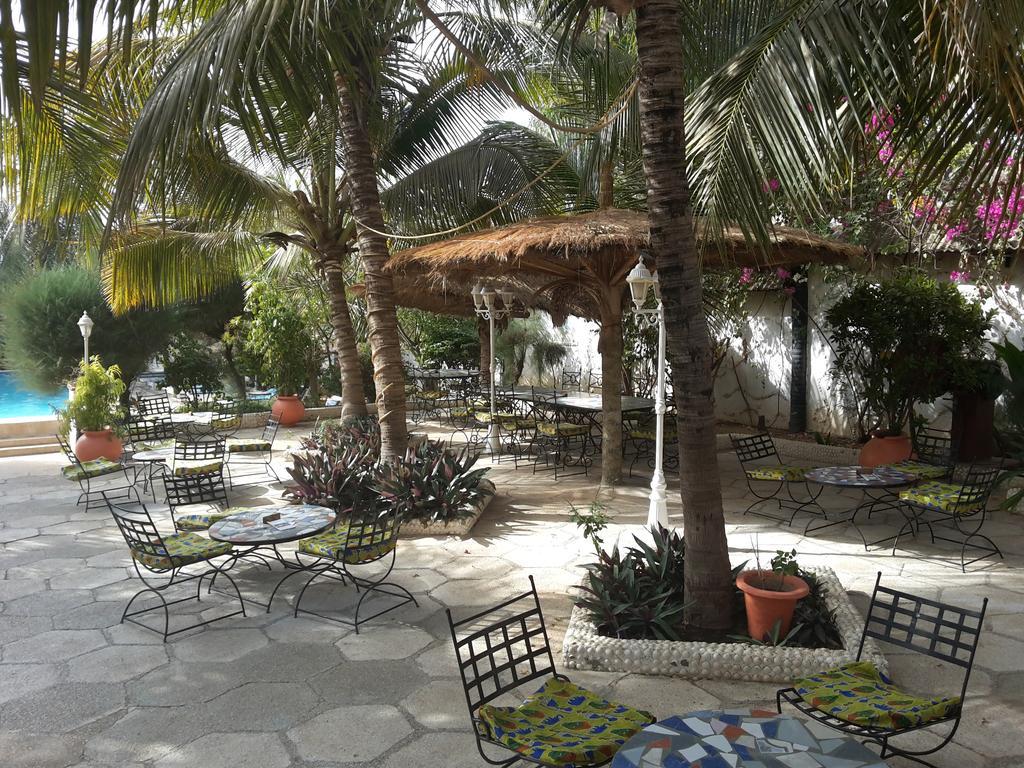 Hotel Club Safari Мбур Экстерьер фото